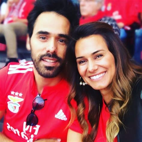 Cláudia vieira é a última aquisição da lista das melhores quarentonas portuguesas. Vitória do Benfica vale fotografia rara de Cláudia Vieira ...