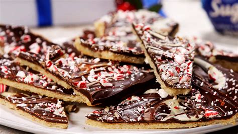 This is an easy sugar cookie recipe, you don't have to roll it out, and the cookies are soft and chewy, unlike other sugar cookies. Sugar Cookie Holiday Bark | Recipe | Holiday bark, Sugar ...