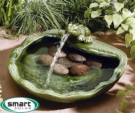Garden Décor Smart Solar 22300m01 Frog Glazed Ceramic Water Feature