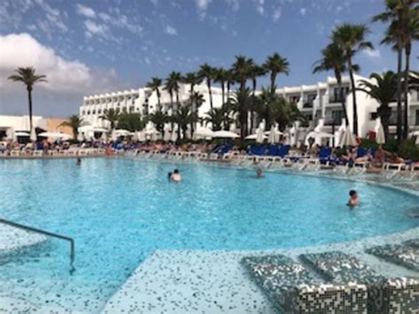 Pool Grand Palladium White Island Resort And Spa Playa D En Bossa • Holidaycheck Ibiza Spanien