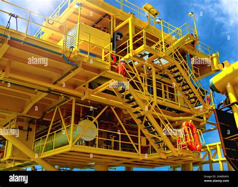 Oil Rig Construction Yard Hi Res Stock Photography And Images Alamy