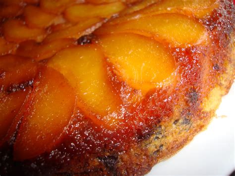 Elles cuisinent Gâteau renversé aux poires caramélisées