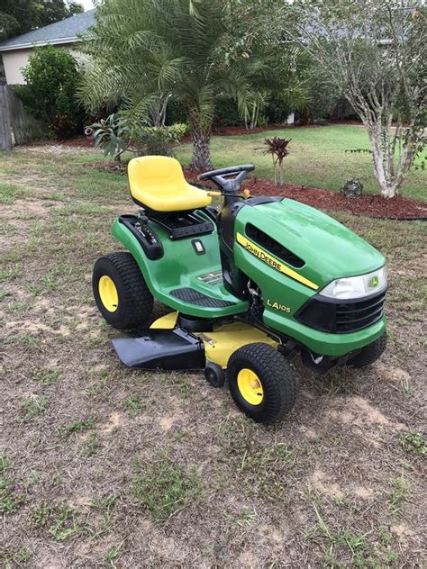 John Deere La105 Tractor 42 Inch Riding Lawn Mower Just Serviced For