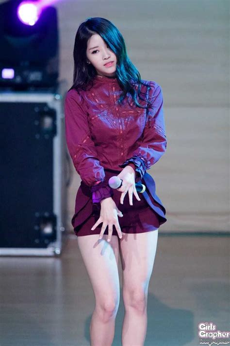 까마귀는 반짝이는 것을 좋아해 작가 미주 / 씨씨 총편수 총 32화 차가운 북부의 기사와 아름다운 황태자의 뜨거운 로맨스—! 러블리즈 미주