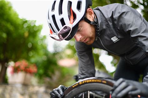 Gcn.eu/gcnsubs repairing a puncture with a puncture repair kit may seem old school, but it's an. Maintenance - How to Prevent and Fix a Puncture