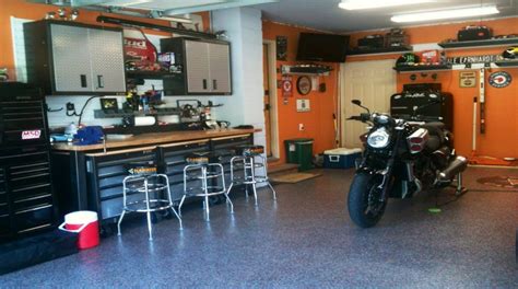 Turn Your Garage Into A Perfect Mancave Or A Home Gym A Better Garage