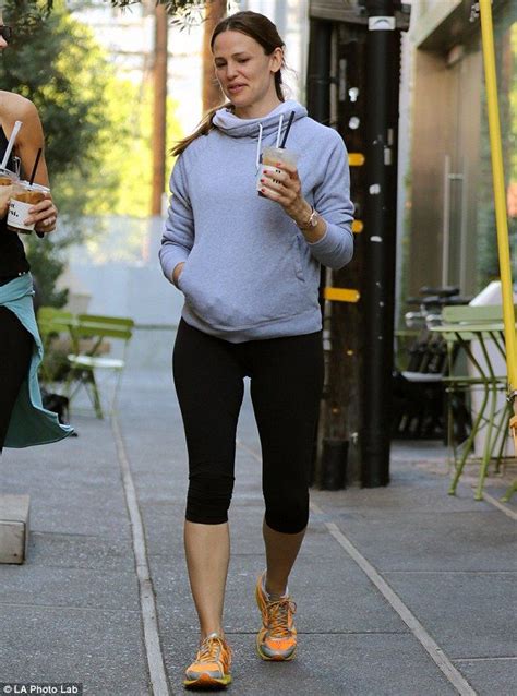 Jennifer Garner Enjoys A Drink Following A Gym Session In Los Angeles