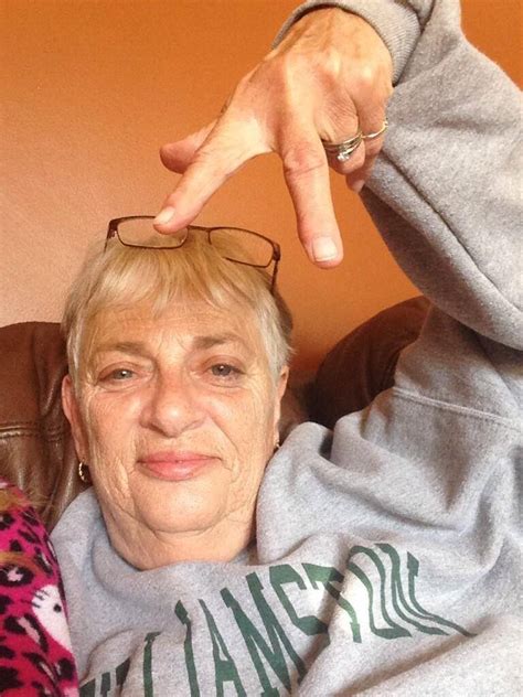 You Cant Miss These 11 Grandmas Taking Selfies Page 6 Of 11 Brilliant News