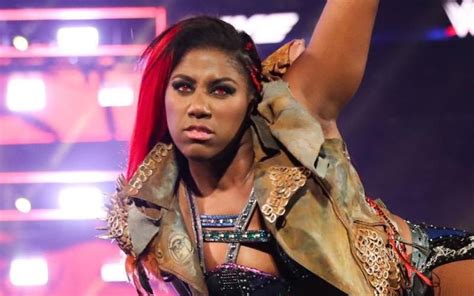 Ember Moon Trends While She Teases Pro Wrestling Comeback