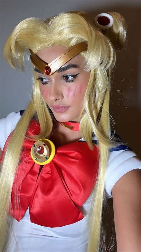 Gizele Oliveira Cosplay Sailor Moon At Halloween 2022 8 Photos The