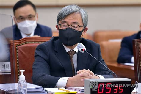 감사원장 내려놓고 대권行 택한 최재형, 이회창 모델? 답변하는 최재형 감사원장 | 연합뉴스