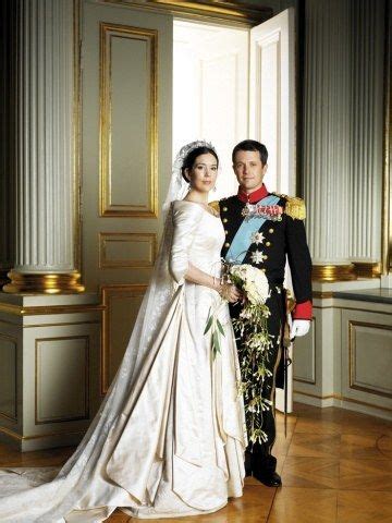 Queens of England: Royal Wedding Dresses: Crown Princess ...