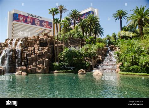 Fountain Mirage Las Vegas Hi Res Stock Photography And Images Alamy