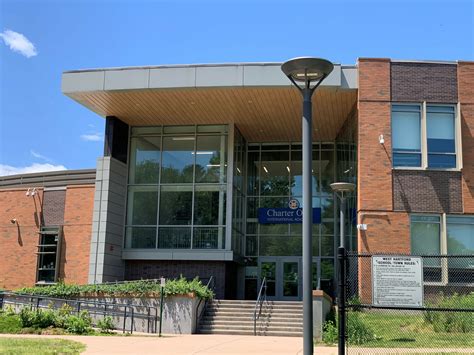 West Hartford Charter Oak school not complying with racial balance law