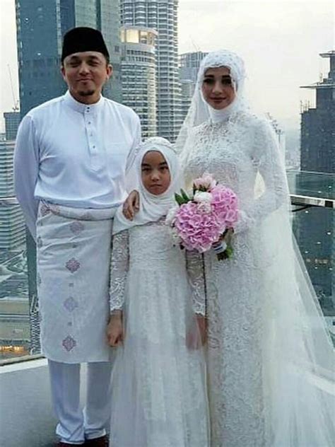 Salah satu jenis gaun pengantin adalah gaun pengantin muslimah mengingat mayoritas penduduk indonesia adalah kaum muslim. Info 51+ Gaun Pengantin Muslim Ala Korea