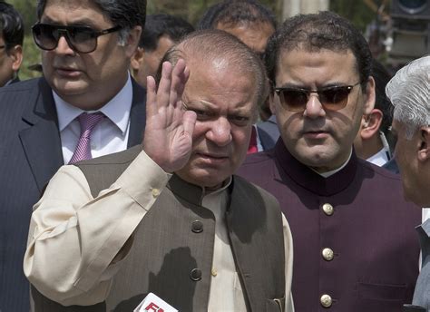 pakistan pm nawaz sharif ousted by court over panama papers corruption probe nbc news