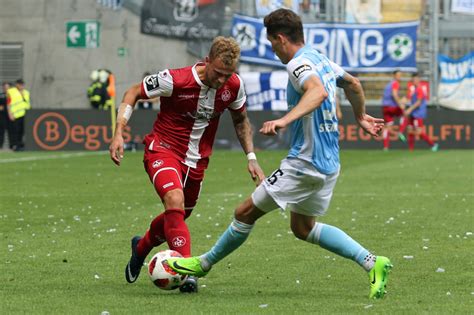 Das nike tsv 1860 münchen heimtrikot für die saison 2020/2021. Spielfotos: 1. FC Kaiserslautern - 1860 München 1:0 (0:0 ...