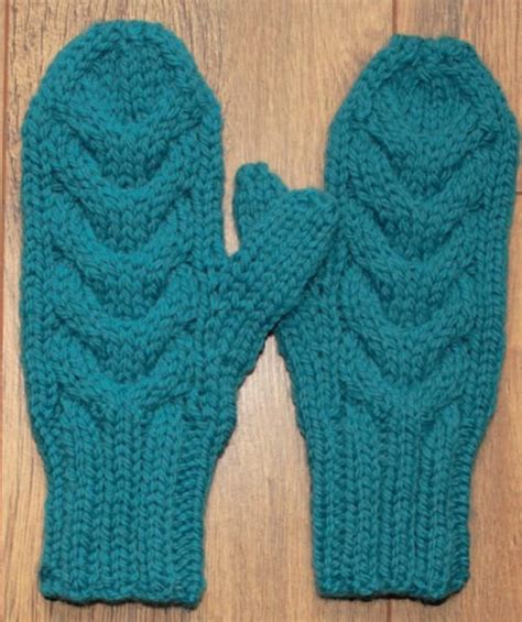 Knitting Pattern For Easy Cabled Mittens In Chunkybulky Yarn Etsy