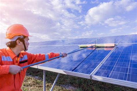 Solar panels always clean and more efficient, the secret of SolarSharc
