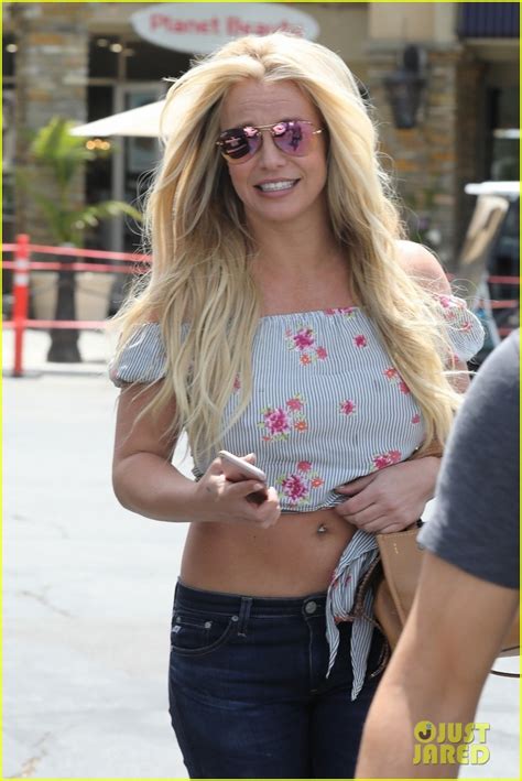 Britney Spears Bares Her Toned Midriff During Afternoon Outing Photo Britney Spears