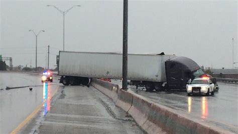 Semi Crash On I 10 Causes The Freeway To Shut Down In Both Directions