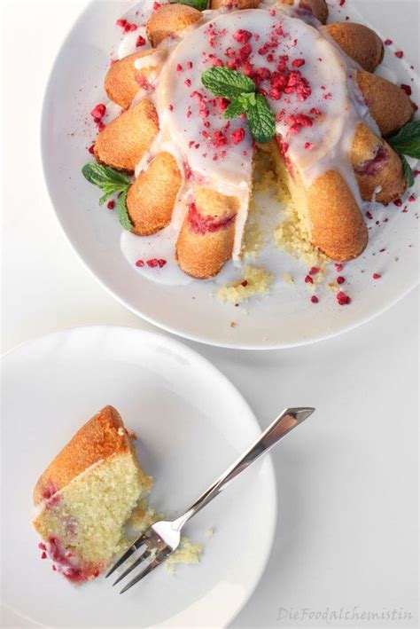 Die ränder gut hochziehen und oben am rand abschneiden. Zitronen Himbeer Kuchen | Himbeer kuchen, Lebensmittel ...
