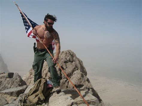Psbattle Army Ranger With Flag In The Desert