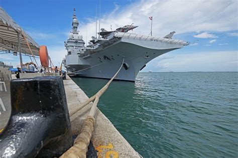 Byla pojmenována na počest francouzského prezidenta charlese de gaulla. France to build new nuclear-powered aircraft carrier: Macron