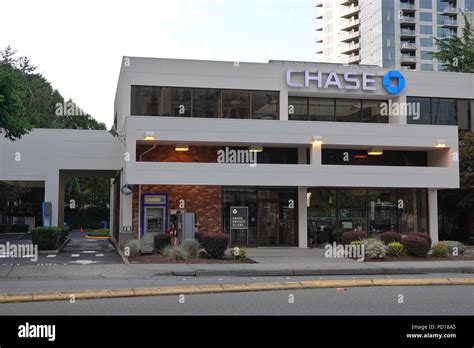 Chase Bank Building Atm And Drive Thru In Downtown Bellevue Wa Usa