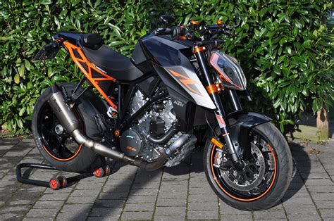 The ktm super duke gt is almost a contradiction in terms, because if ever there was a bike that seemed unlikely to gain the letters gt at the end of its hence the 1290 super duke gt. Details zum Custom-Bike KTM 1290 Super Duke R des Händlers ...