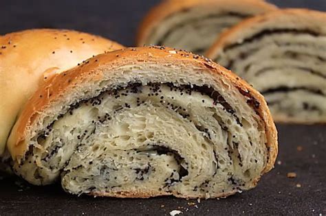 Auf purim essen aschkenasische juden und israelische juden (sowohl aschkenasischer als auch sephardischer. Mohn-Zwiebel-Challa zum Purim - Breads - #Breads # ...