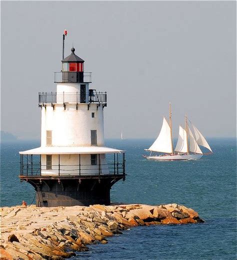 The light station sits on a head of land at the entrance of the prima. South Portland Lighthouse, Maine | Lighthouse, Beautiful ...