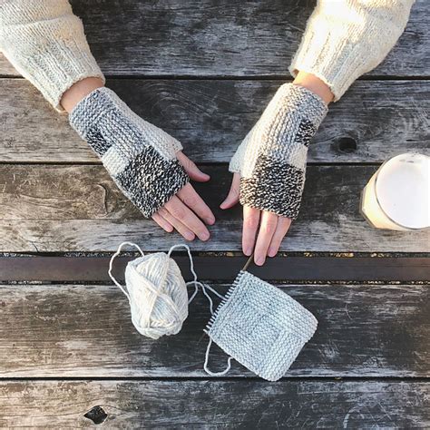 Check spelling or type a new query. Knitting Patterns Galore - Log Cabin Mitts