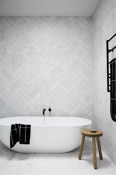 48 Stunning Herringbone Patterns For Your Bathroom Wall