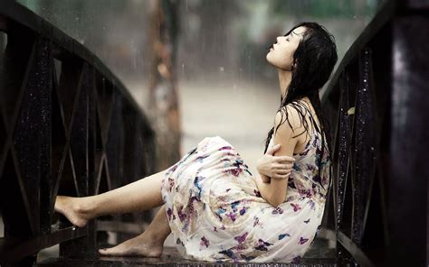 Girls feeling sad images pictures for profile images & whatsapp dp. 27 Emotional Sad Girl Wallpapers - We Need Fun