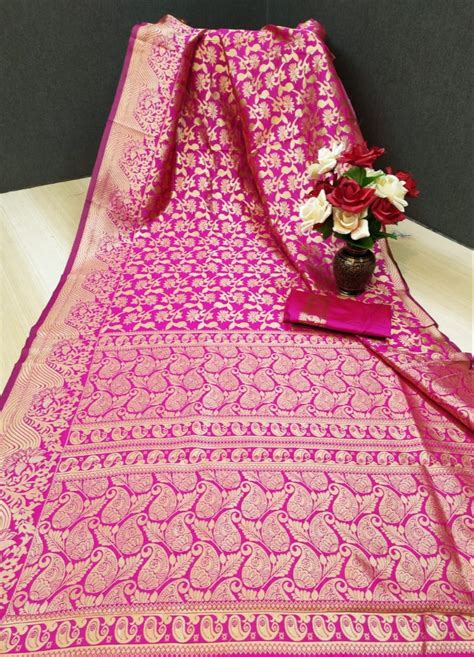 fashion reloader jacquard cotton silk saree for women 6 3 with blouse machine made at rs 500