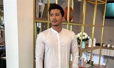 Sejak kami berlakon drama suri hati mr pilot (shmp), memang kami pernah bersama. Fattah Amin Akui Dipulau Kawan Selepas Putus Cinta