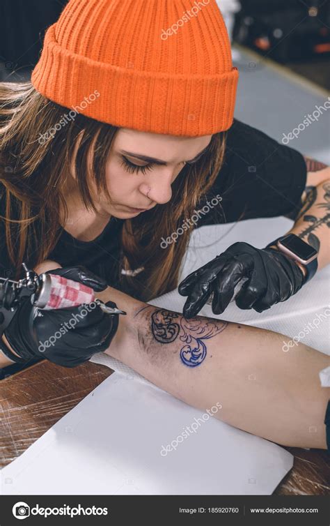 Woman Tattoo Artist Tattooing Process — Stock Photo © Kostyaklimenko
