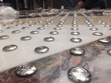 görme engelli yürüme yolu paslanmaz