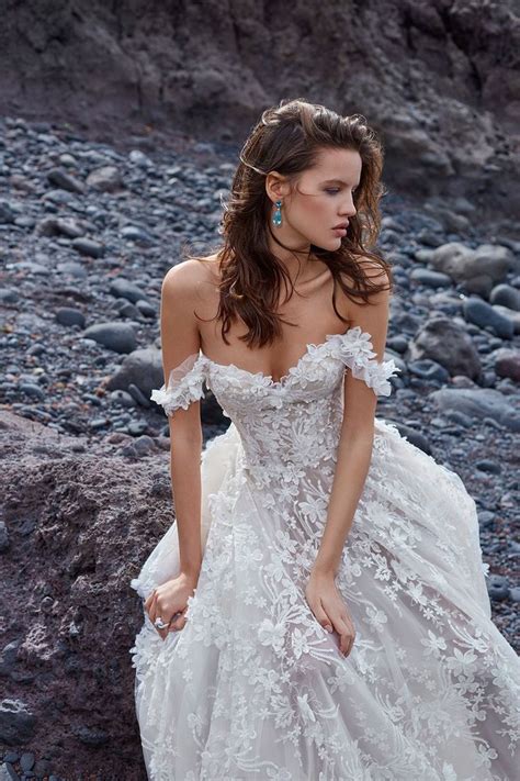 Galia Lahav Proves That Their 2018 Collection Contains The Prettiest