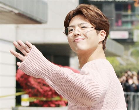 His family consists of her father and youngest of three siblings. SM Entertainment wanted to sign Park Bo Gum, here's why he ...