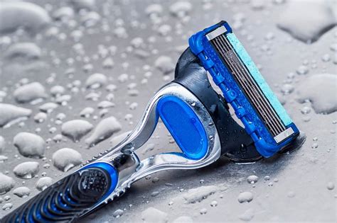 How To Prevent Razor Burn To Nix Those Pesky Nicks For Good The Healthy