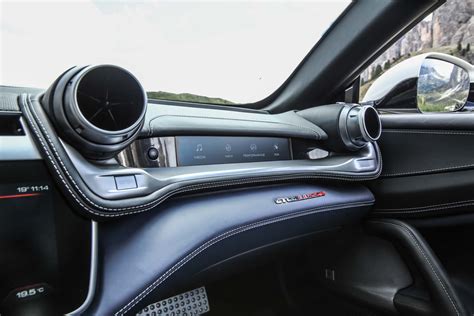 2017 Ferrari Gtc4lusso Dashboard Motor Trend En Español