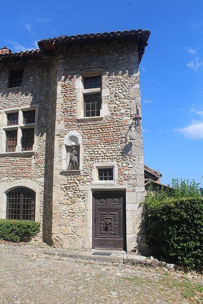 Maison Du Petit Saint Georges à Pérouges Pa00116480 Monumentum