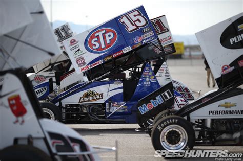 The best rally drift in mud as you hit the oval racing track in a dirt track racing experience featuring all the drama of saturday night short track oval racing. World Of Outlaws: The Art Of Dirt Oval Racing - Speedhunters