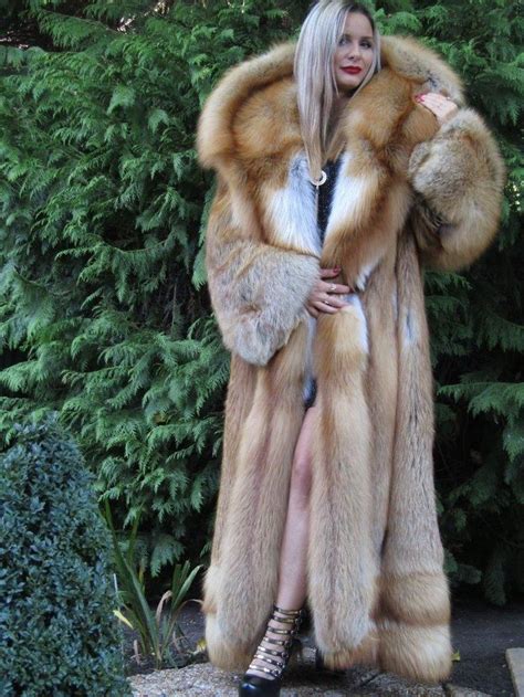 pin by 𝐿𝓊𝒸𝒾𝑒 𝐹𝑜𝓍 on furs and leather boutique fox fur fox fur coat fur