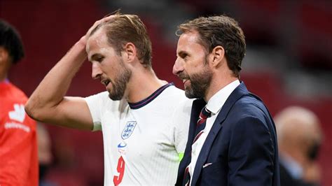 Harry edward kane؛ مواليد 28 يوليو 1993) هو لاعب كرة قدم إنجليزي يلعب مهاجمًا لنادي توتنهام هوتسبير في الدوري الإنجليزي الممتاز ومنتخب إنجلترا. بعد الانتقادات.. ساوثجيت: هاري كين أهم لاعب لدينا.. وسيبدأ ...