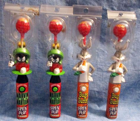 Spin Top Candy Toys 2 Bugs Bunny And 2 Marvin The Martian 1996 B4