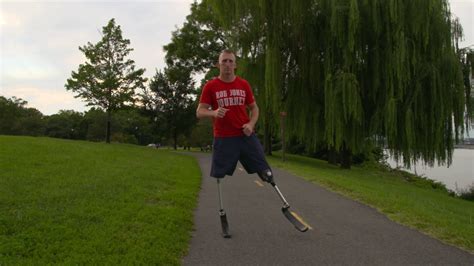 This Double Amputee Veteran Wont Let His Prosthetic Legs Limit Him