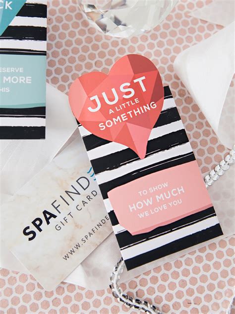 Fold at the scores to create the gift insert. OMG, These Wedding Gift Card Sleeves Are The Cutest DIY Ever!